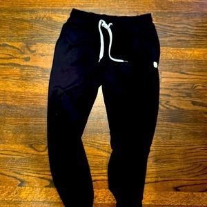 Vuori black performance jogger